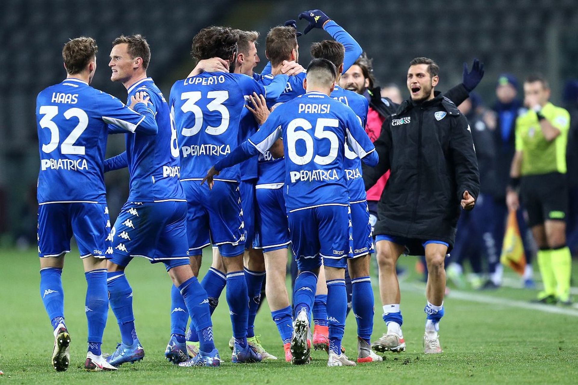 探究足球巨 探究足球巨